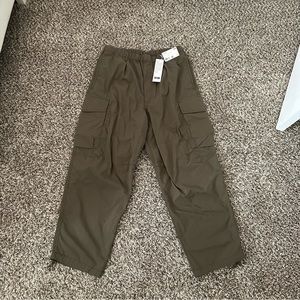 COPY - NWT Uniqlo Olive Cargo Pants | Men's size L (34 waist)